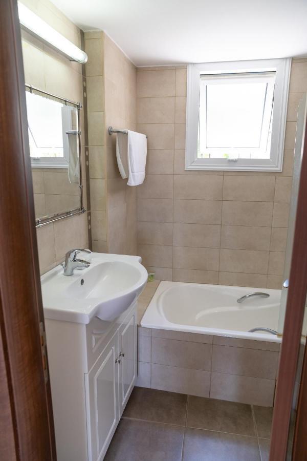 Fig Tree Villa Ekaterina 3 Bdrm Protaras Exterior foto
